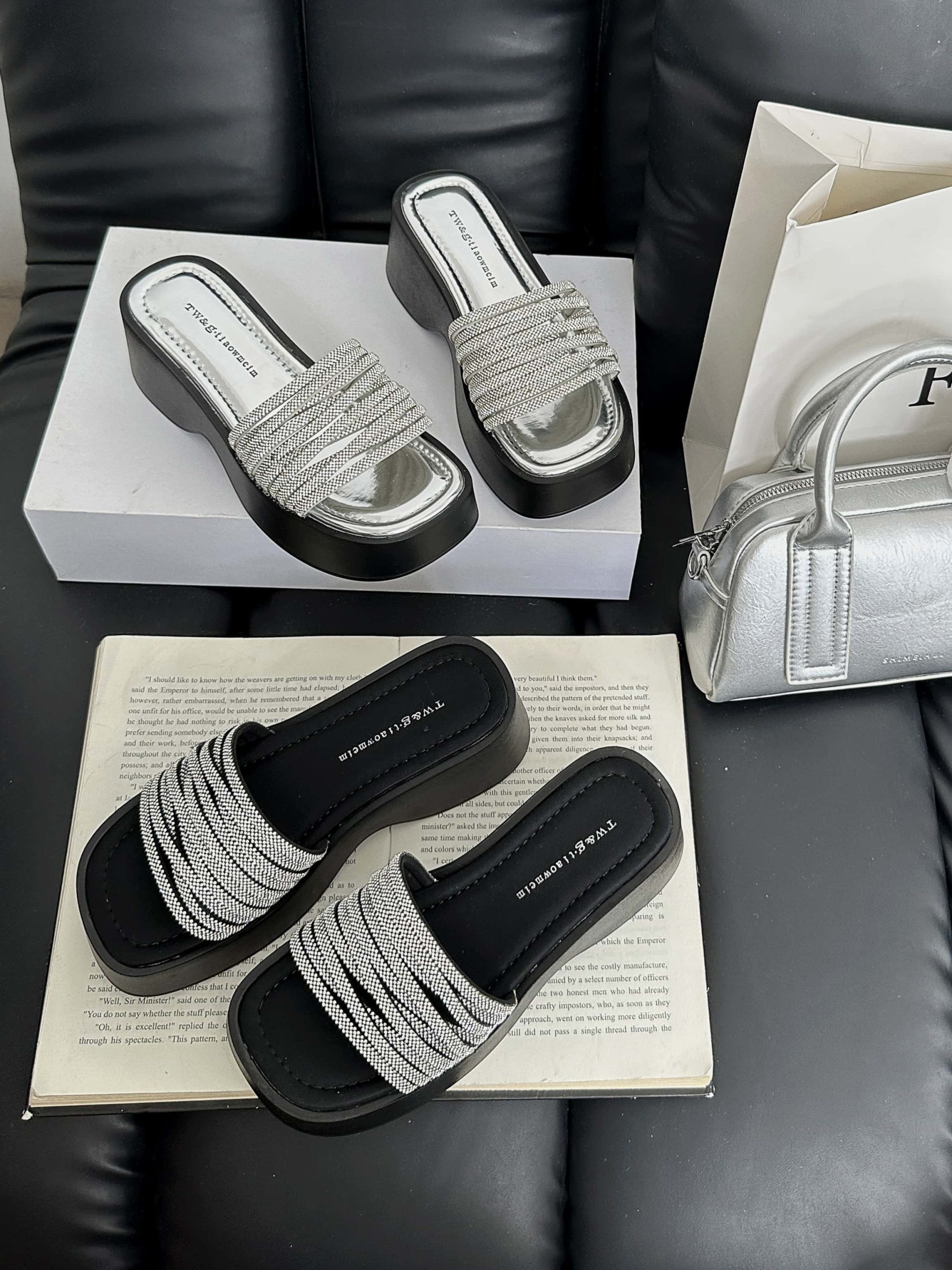 2025 Summer New Retro Platform Slippers for Women - High Heel Beach Sandals - Image 2