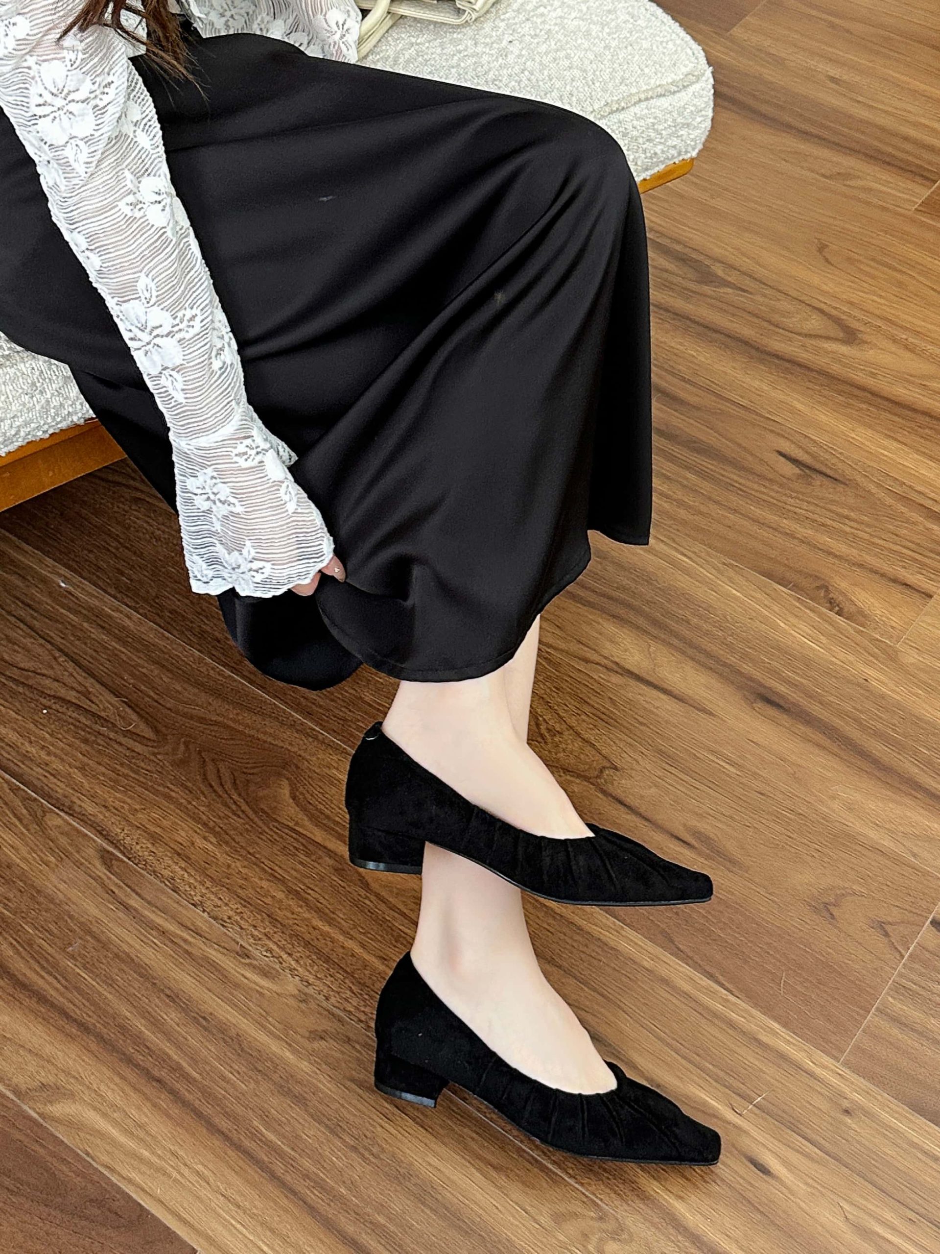 2025 Autumn New Korean Style Elegant Shallow Mouth Commuter Flat Shoes Pleated - Image 4