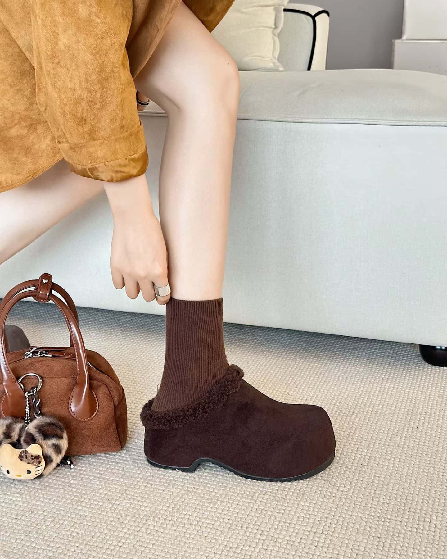 Yageli Women's Closed-Toe Slippers 2025 Autumn Winter Warm Fleece-Lined Non-Slip Round Toe Flat Heel - Image 3